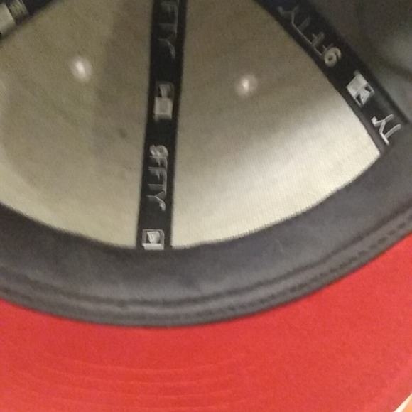 Bulldogs College Football Snap Back - Picture 6 of 7